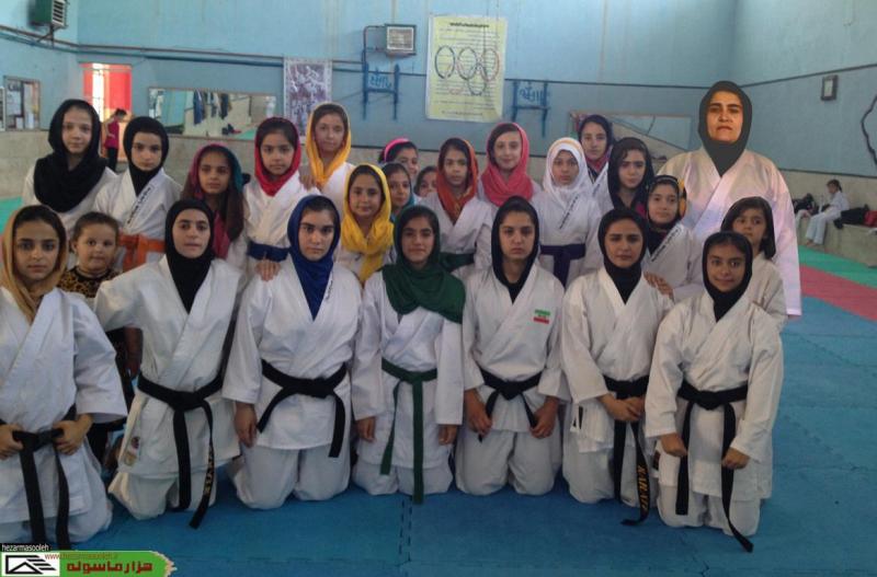 بانوان کاراته کای پاوه اي 13 مدال طلا،7 نقره و 17 برنز را در مسابقات استاني به دست آوردند 