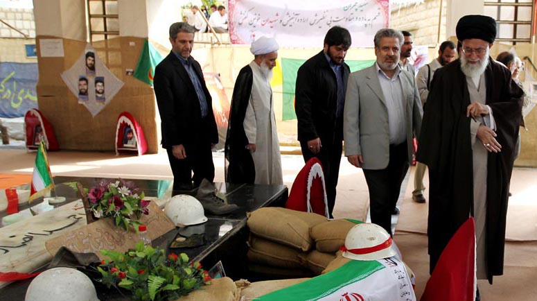 نگاهی به یادمان شهداي دوران هشت سال دفاع مقدس در پاوه