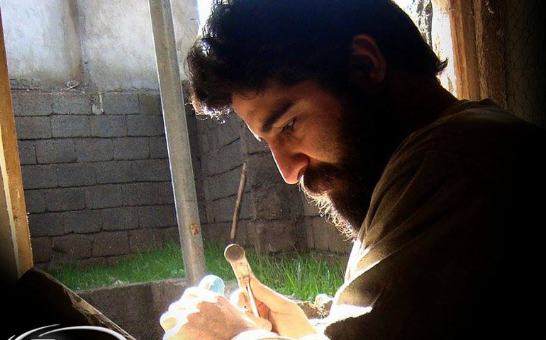 بشیر ناصری در آخرین فعالیت هنری خود مجسمه فرهادِ ثانی را ساخت