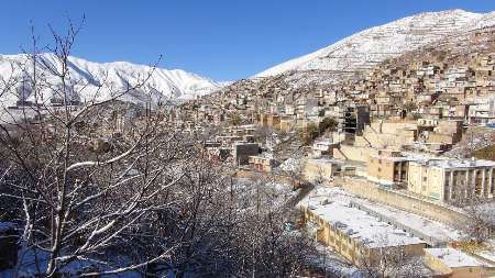 بارش برف راه ارتباطی 20 روستای شهرستان پاوه را بست