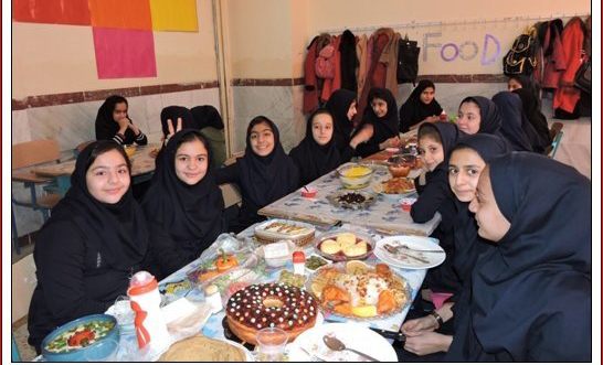 جشنواره غذاهای بومی و محلی در مدرسه حضرت خدیجه پاوه برگزار شد+تصاویر