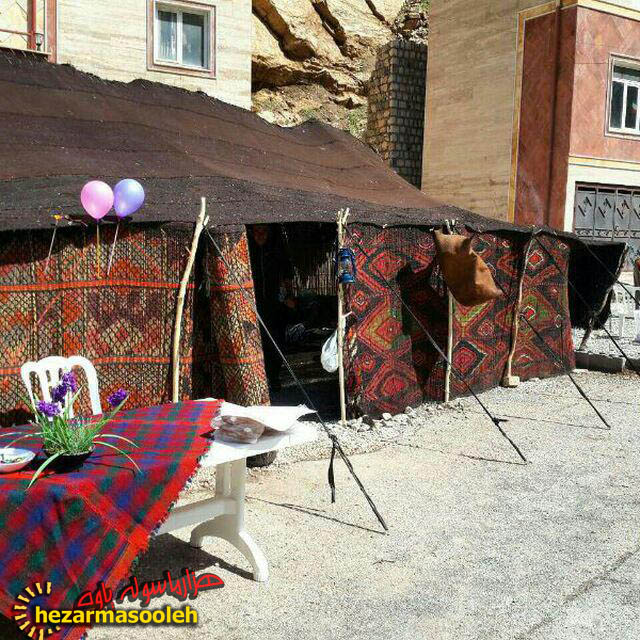 استقبال از همشهریان با پخت نان و کلوچه محلی و عرضه محصولات لبنی توسط گروه نیک اندیشان باینگان استقبال از همشهریان با پخت نان و کلوچه محلی و عرضه محصولات لبنی توسط گروه نیک اندیشان باینگان