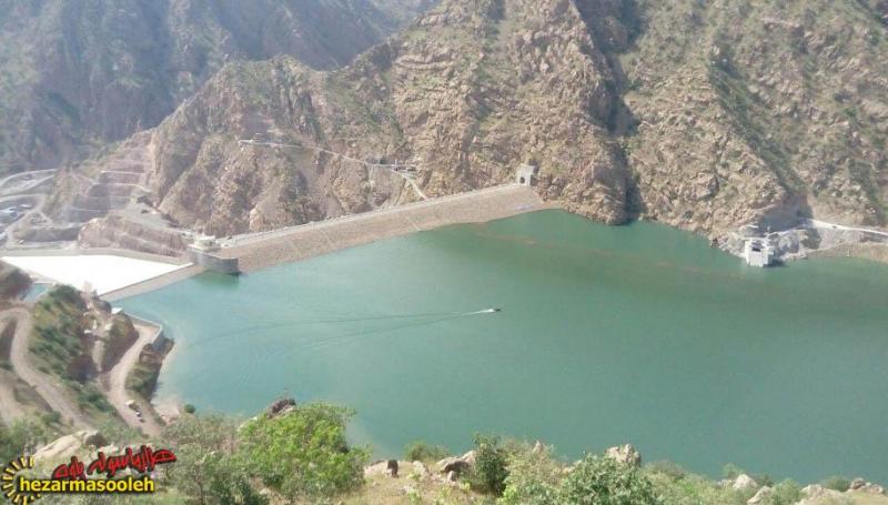 گزارش تصویری از سرریز شدن سد داریان پاوه گزارش تصویری از سرریز شدن سد داریان پاوه