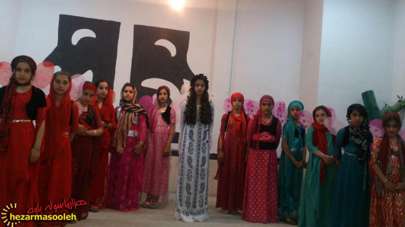 جنگ هنری شبی با خانواده هنرجویان انجمن نمایش پاوه برگزار می شود جنگ هنری شبی با خانواده هنرجویان انجمن نمایش پاوه برگزار می شود