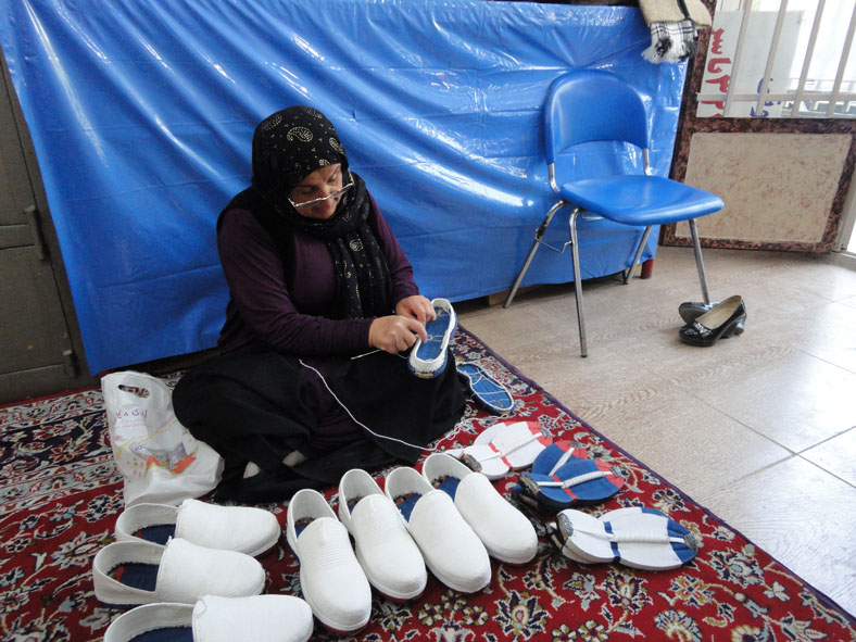 تجلی اقتصاد مقاومتی با تولید صنایع دستی در پاوه تجلی اقتصاد مقاومتی با تولید صنایع دستی در پاوه