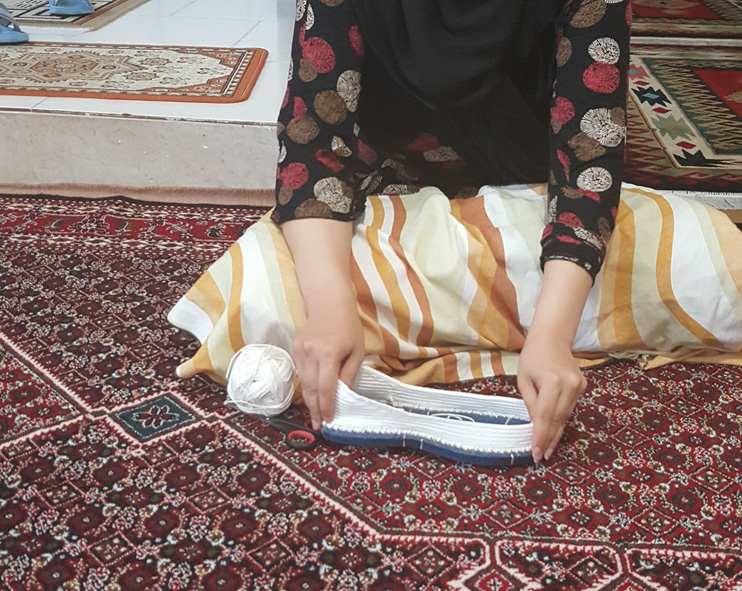 تجلی اقتصاد مقاومتی با تولید صنایع دستی توسط بانوان در پاوه