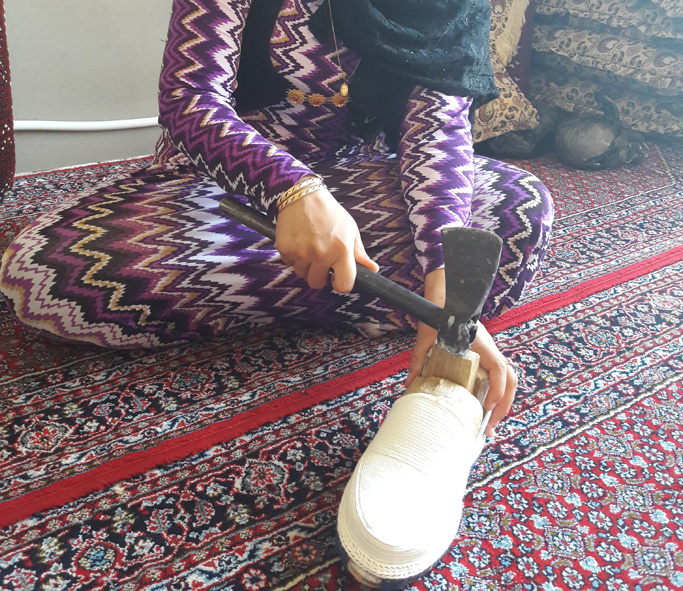 تجلی اقتصاد مقاومتی با تولید صنایع دستی در پاوه