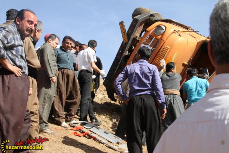 سانحه سقوط ماشین سنگین به دره،یک نفر مصدوم برجای گذاشت+تصاویر