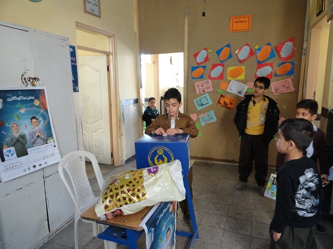 دانش آموزی که پول توجیبی خود برای خرید مواد محترقه را، به نیازمندان اهدا کرد دانش آموزی که پول توجیبی خود برای خرید مواد محترقه را، به نیازمندان اهدا کرد