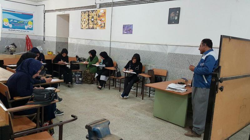 یکدوره آموزشی مهارت سرویس و نگهداری خودرو برای بانوان پاوه ای یکدوره آموزشی مهارت سرویس و نگهداری خودرو برای بانوان پاوه ای