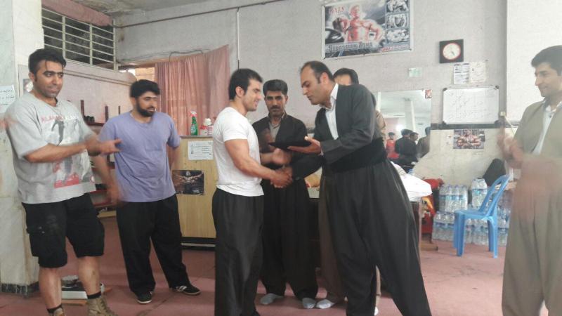 دیدار وتجلیل انجمن پشتیوان پاوه از دو ورزشکار برتر اين شهرستان+تصاوير