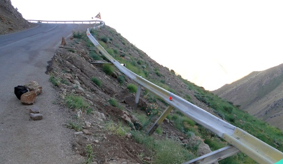 سقوط یک خودرو در نودشه 5 کشته و زخمی بر جای گذاشت سقوط یک خودرو در نودشه 5 کشته و زخمی بر جای گذاشت