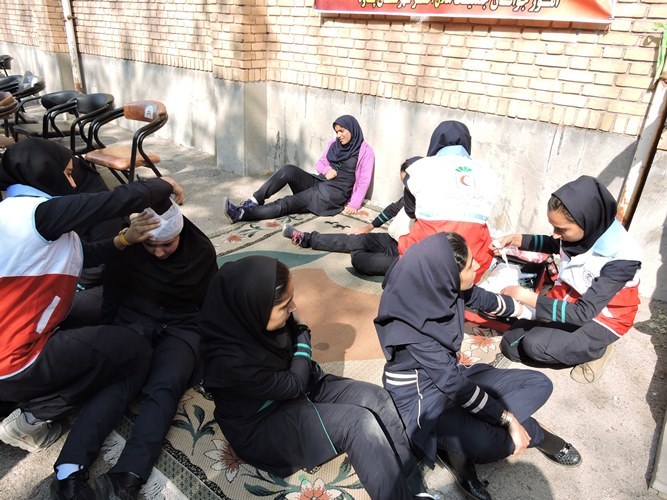 مانور پدافند غیرعامل در مدارس شهرستان پاوه اجرا شد مانور پدافند غیرعامل در مدارس شهرستان پاوه اجرا شد