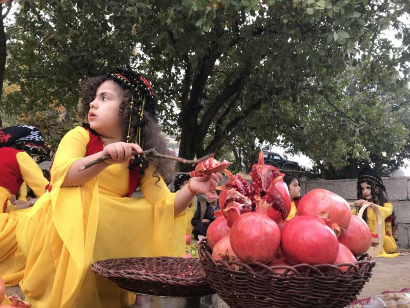 گزارش تصويري از آئين شكرگزاري جشنواره انارانه در روستاي نسمه پاوه گزارش تصويري از آئين شكرگزاري جشنواره انارانه در روستاي نسمه پاوه