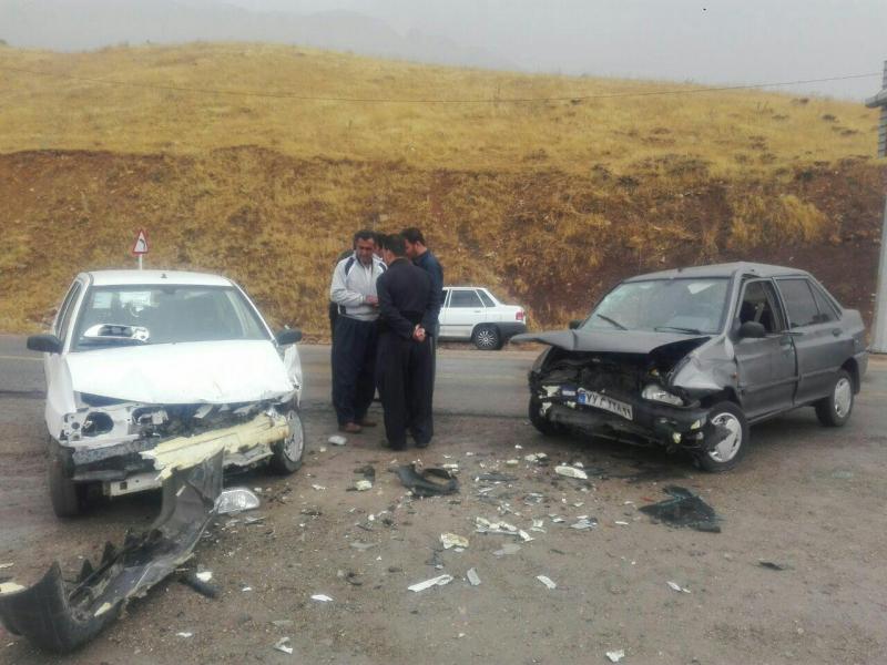 زخمی شدن چند نفر ، در اثر تصادف در محور تازه آباد سه ر یاس 