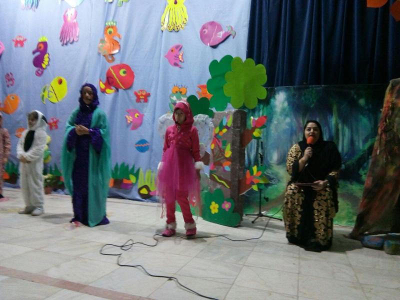 نمایش «ماسی خانم و پشیلی» با حضور دانش‌آموزان در پاوه روی صحنه رفت+تصاوير