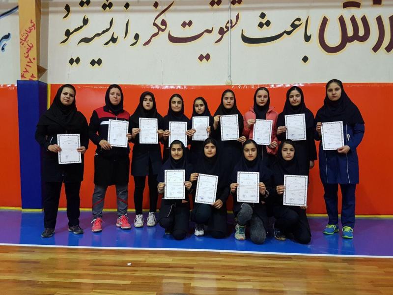 نایب قهرمانی پاوه در مسابقات والیبال دختران متوسطه اول استان