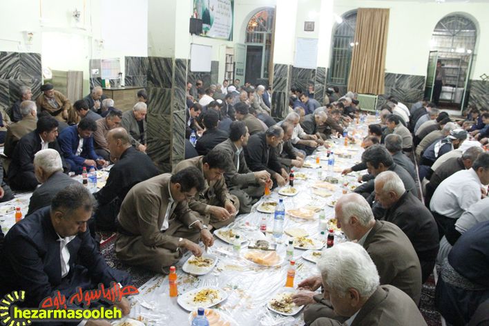برپایی سفره افطار در مسجد قباي پاوه