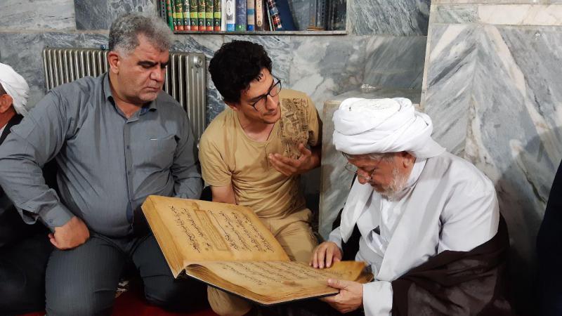 گزارش تصویری از رونمایی چهار نسخه قرآن خطی در روستای دودان پاوه