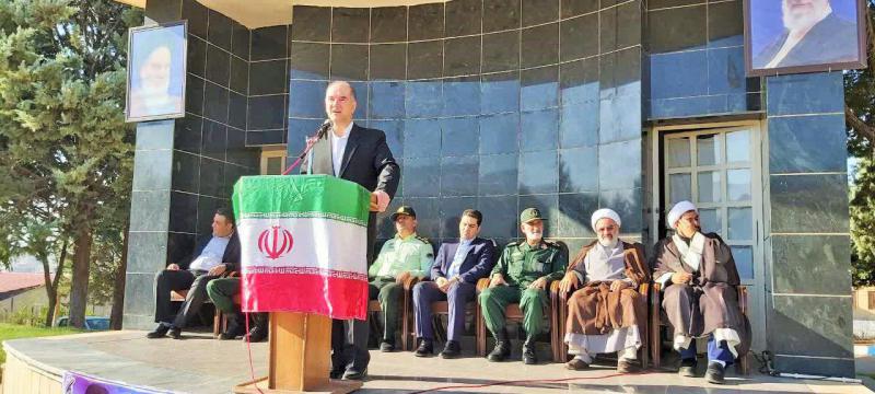 دفاع مقدس اقتدار و عظمت ایران را به دنیا نشان داد