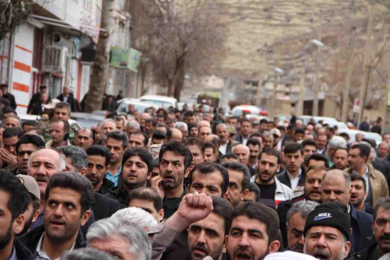 مردم پاوه امروز در محکومیت شهادت سردار سلیمانی راهپیمایی كردند