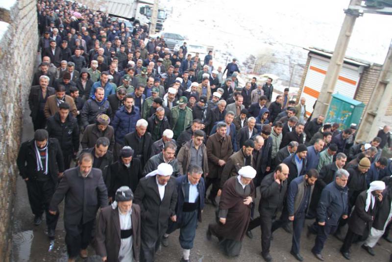 مراسم تشییع جنازه فرزند حاج ماموستا قادری، مرحوم حاج مکرم قادری در پاوه برگزار شد