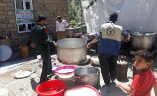 پخت و توزیع غذای گرم بین نیازمندان جوانرودی در ماه مبارک رمضان