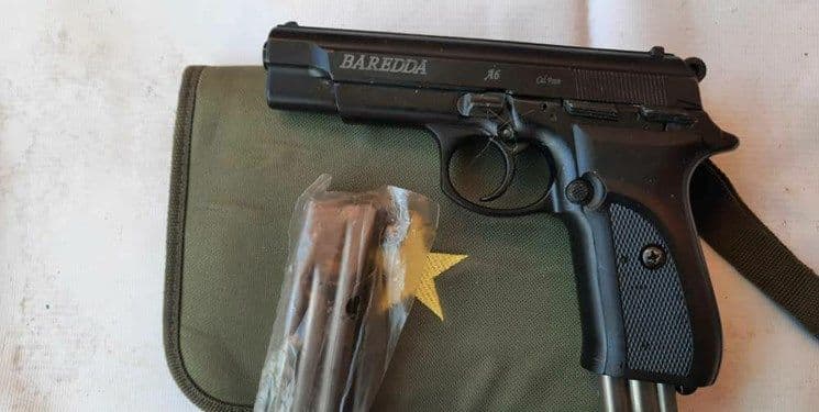 ضربه هنگ مرزی به قاچاقچیان سلاح در پاوه/۱۰ قبضه اسلحه کشف شد