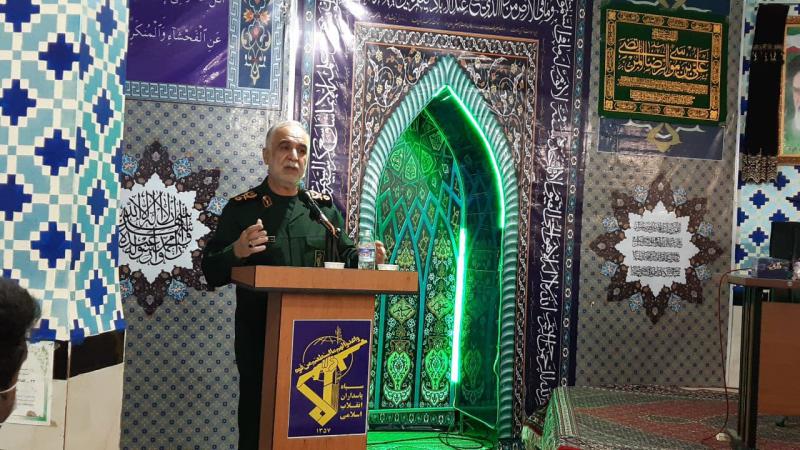 مدیران نظام جمهوری اسلامی باید با اقتدار از نظام دفاع کنند/دشمن مناطق اورامانات را با هدف رخنه افکندن بیشتر مد نظر دارد مدیران نظام جمهوری اسلامی باید با اقتدار از نظام دفاع کنند/دشمن مناطق اورامانات را با هدف رخنه افکندن بیشتر مد نظر دارد