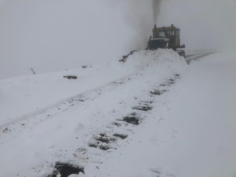 بارش ۴۵ سانتیمتری برف در سه راهی شهدای پاوه