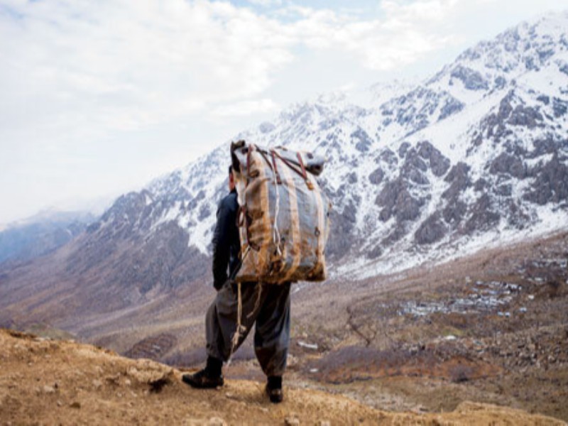 مرگ یک کولبر در پی سقوط از ارتفاعات نوسود