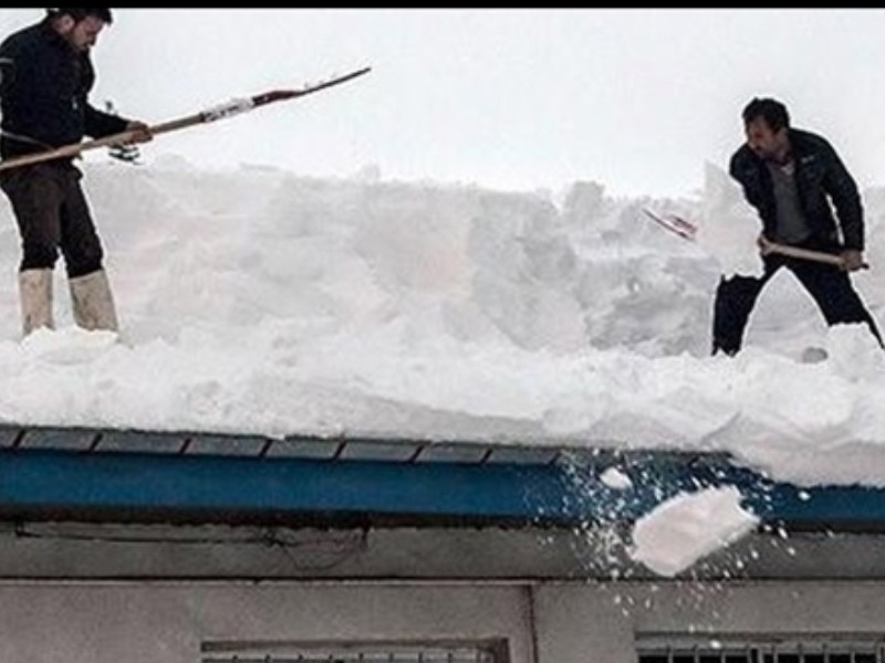 سقوط از پشت بام جان کارمند آبفای پاوه را در شهر شاهو گرفت سقوط از پشت بام جان کارمند آبفای پاوه را در شهر شاهو گرفت