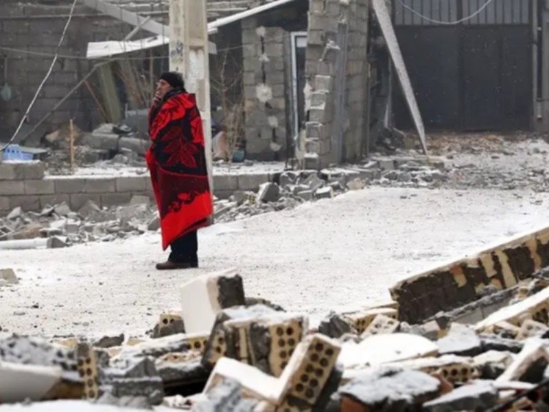 کمک های نقدی مردم پاوه به زلزله زدگان خوی ارسال شد کمک های نقدی مردم پاوه به زلزله زدگان خوی ارسال شد