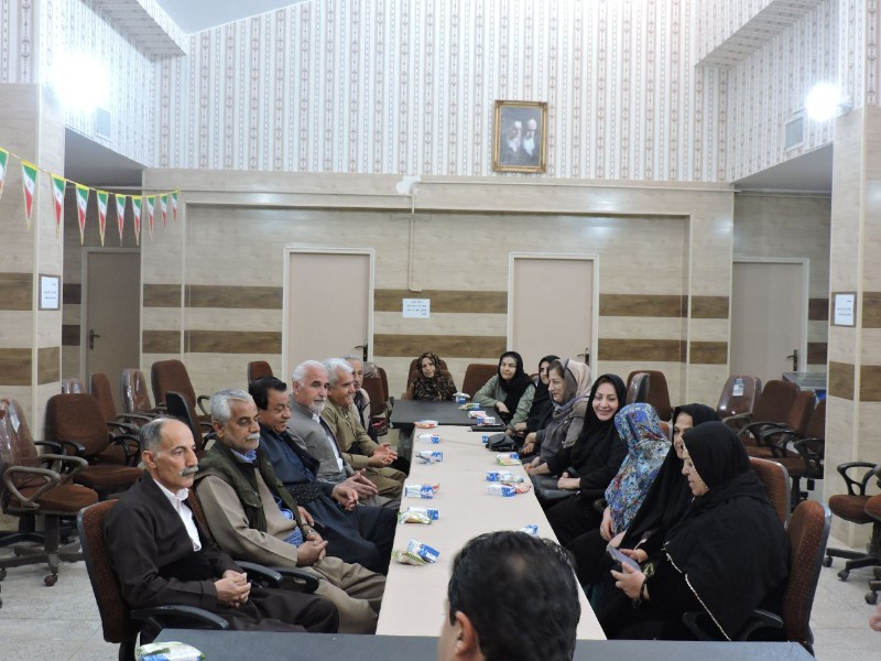 از بازنشستگان فرهیخته شبکه بهداشت و درمان پاوه تجلیل شد از بازنشستگان فرهیخته شبکه بهداشت و درمان پاوه تجلیل شد