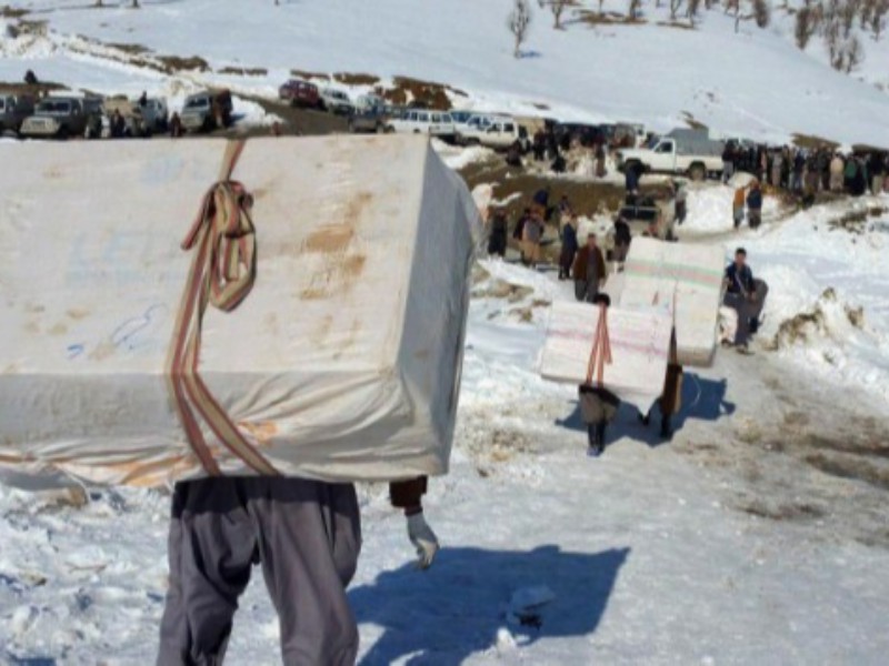 کوله سنگین بیکاری در مرزهای کرمانشاه/ راه ناهموار کولهبران کی هموار میشود؟ کوله سنگین بیکاری در مرزهای کرمانشاه/ راه ناهموار کولهبران کی هموار میشود؟