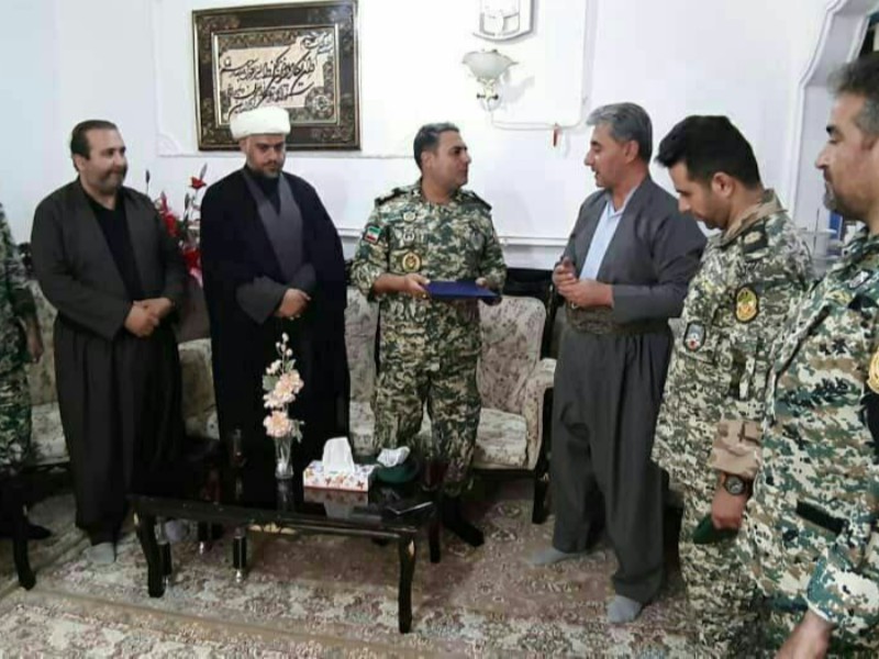 دیدار فرماندهان ارتش کرمانشاه با آقای عادل فتاحی آزاده سرافراز پاوه دیدار فرماندهان ارتش کرمانشاه با آقای عادل فتاحی آزاده سرافراز پاوه