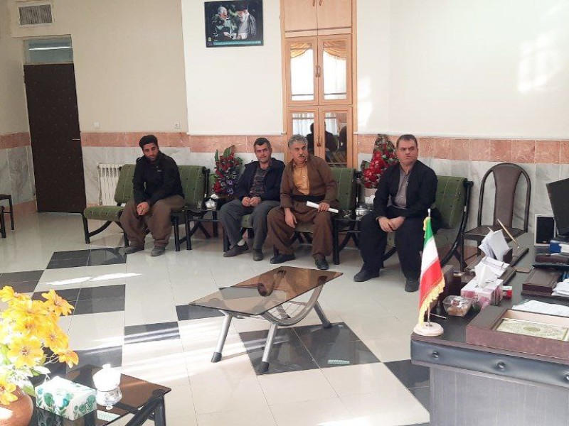 دیدار مجری طرحهای اشتغالزایی اجتماع محور بنیاد برکت در منطقه اورامانات با فرماندار پاوه /دکتر رستمی مردم پاوه لایق بهترین خدمات هستند دیدار مجری طرحهای اشتغالزایی اجتماع محور بنیاد برکت در منطقه اورامانات با فرماندار پاوه /دکتر رستمی مردم پاوه لایق بهترین خدمات هستند