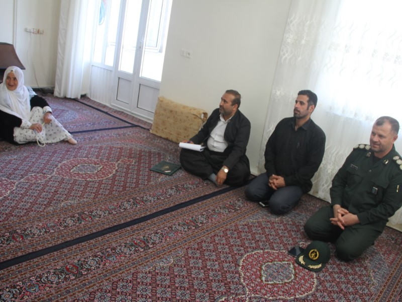 دیدار با خانواده شهدا و ایثارگران در پاوه