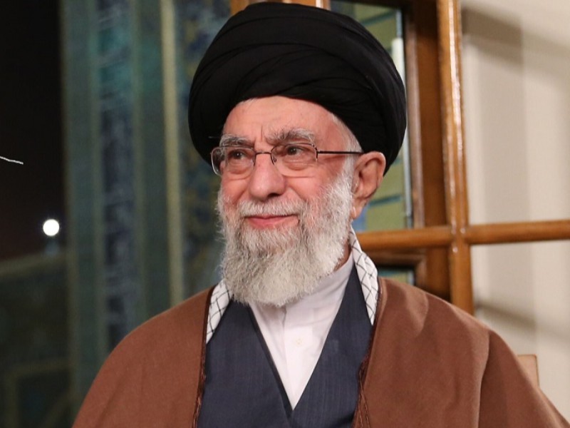 رهبر انقلاب سال ۱۴۰۲ را با عنوان سال «مهار تورم، رشد تولید» نام گذاری کردند