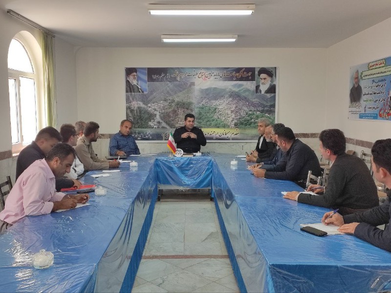 دهیاران بازوان توانمند دولت در روستاها هستند