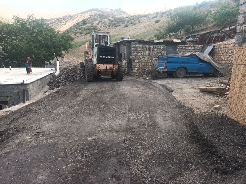 عملیات بهسازی جاده روستای لاران با 700 میلیون اعتبار در حال انجام است