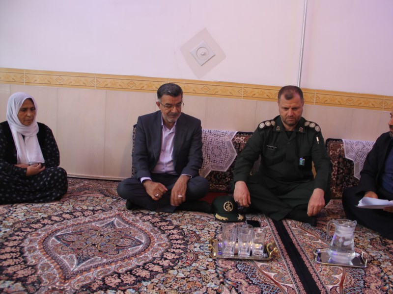 دیدار مسئولین شهرستان با خانواده معظم شهدای پاوه