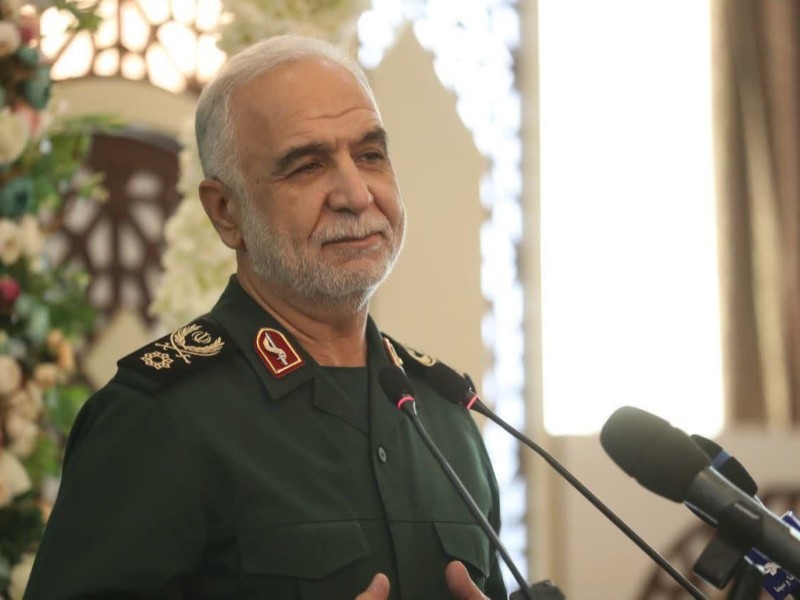 مردم پاوه ماندند و سیلی به دشمنان زدند/دشمنان از ما اسلام بی خاصیت می خواهند