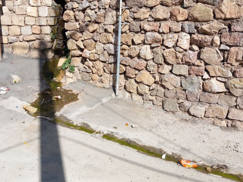 وضعیت بغرنج و نا بسامان شبکه آب و فاضلاب شهر نودشه از زبان رئیس شورای شهر