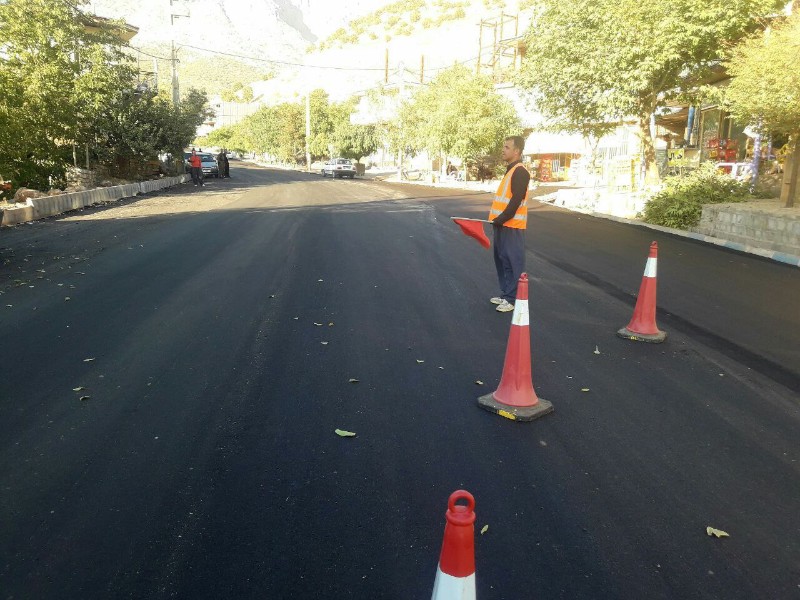۱۳ هزار متر مربع معابر شهر شاهو آسفالت و بتن ریزی شد