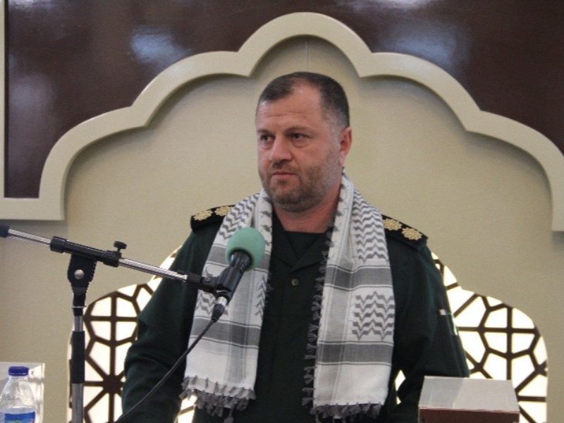 بسیج مظهر وحدت مقدس در میان جامعه است