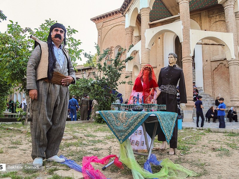 اهانت به هویت قومی هموطنانمان را دستمایه ی تسویه حسابهای شخصی و احیانا" گروهی نکنیم