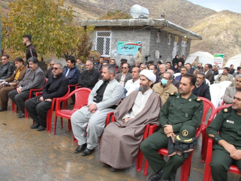 اردوی مقابله با مخاطرات طبیعی و بهداشت باغات در روستای دشه پاوه برگزار شد+تصاویر
