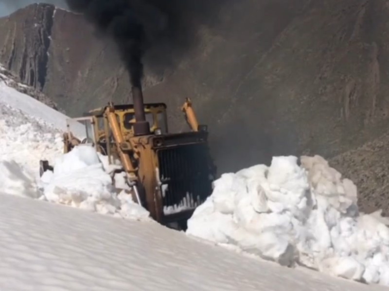 تداوم برف روبی در گردنه تته پاوه