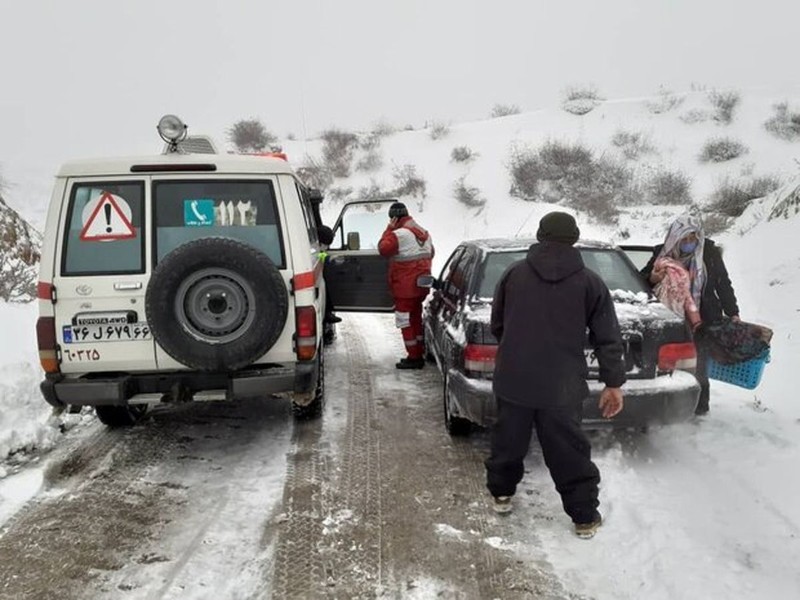 نجات کودک ۲۱ ماهه توسط هلال احمر پاوه نجات کودک ۲۱ ماهه توسط هلال احمر پاوه